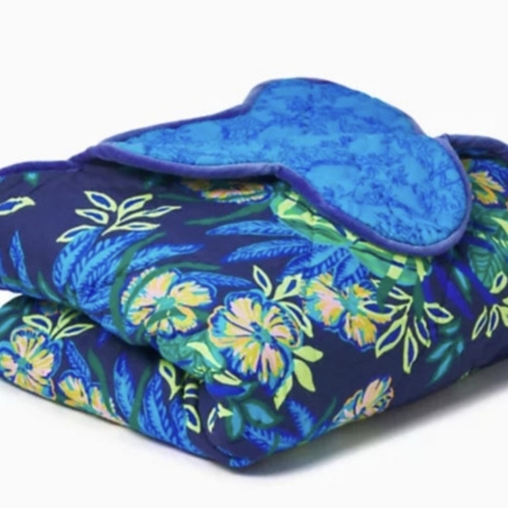 Lilly Pulitzer Blanket NWT Lilly Pulitzer Thro The Hottest Spot 50 ×59"